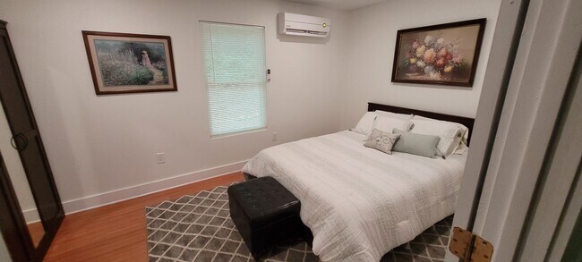 Foto del edificio - 299 Rose Hill Rd