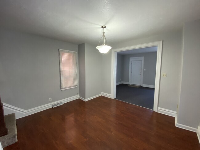 Building Photo - 220 2nd Ave