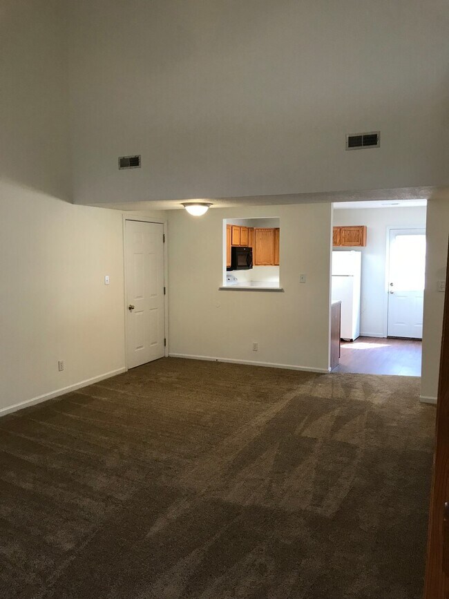 Foto del edificio - 1704-1706-1706 Juniper Dr