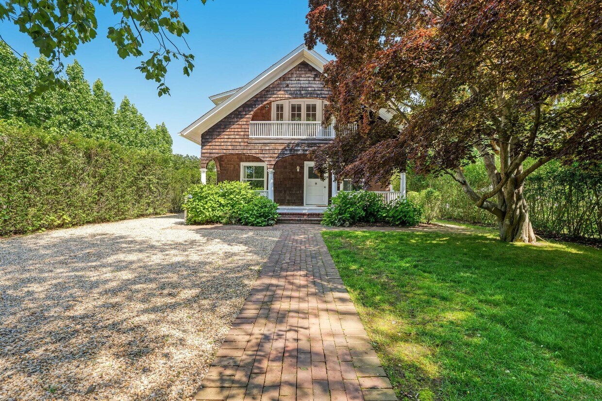 Foto principal - 133-135 Toylsome Ln
