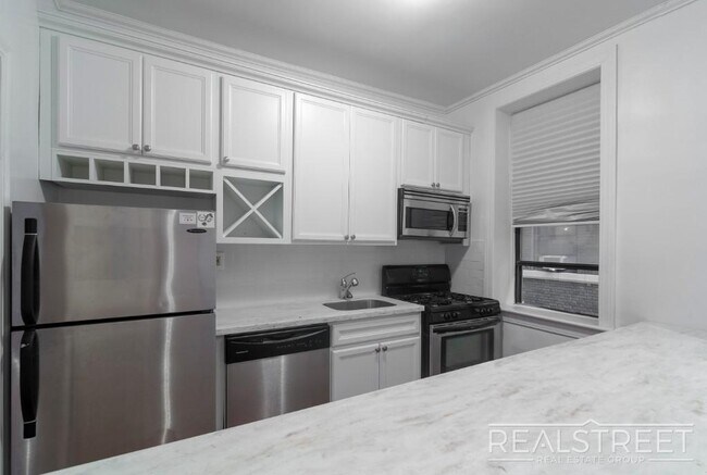 Foto del edificio - Brooklyn heights 1 bd | 1 ba: Apartments