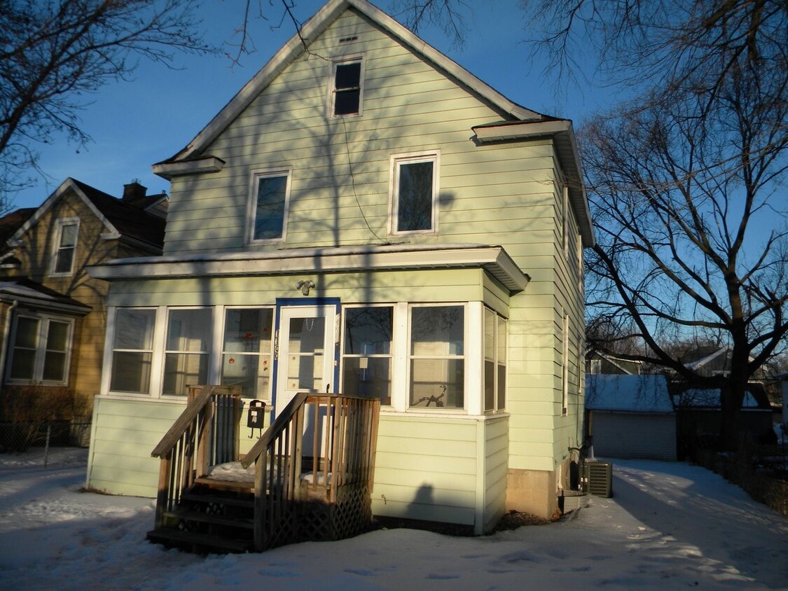 Building Photo - 1100-25TH