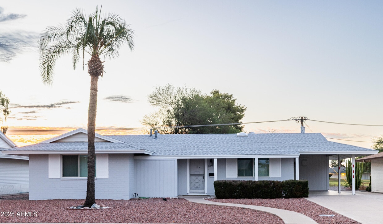 Primary Photo - 11417 N 103rd Ave