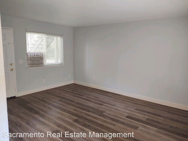 Building Photo - 1 br, 1 bath House - 9149 Newhall Drive Un...