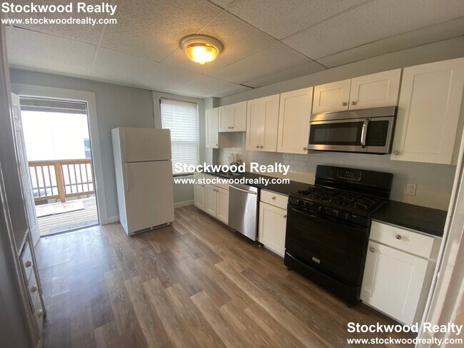 Building Photo - 858 Dorchester Ave