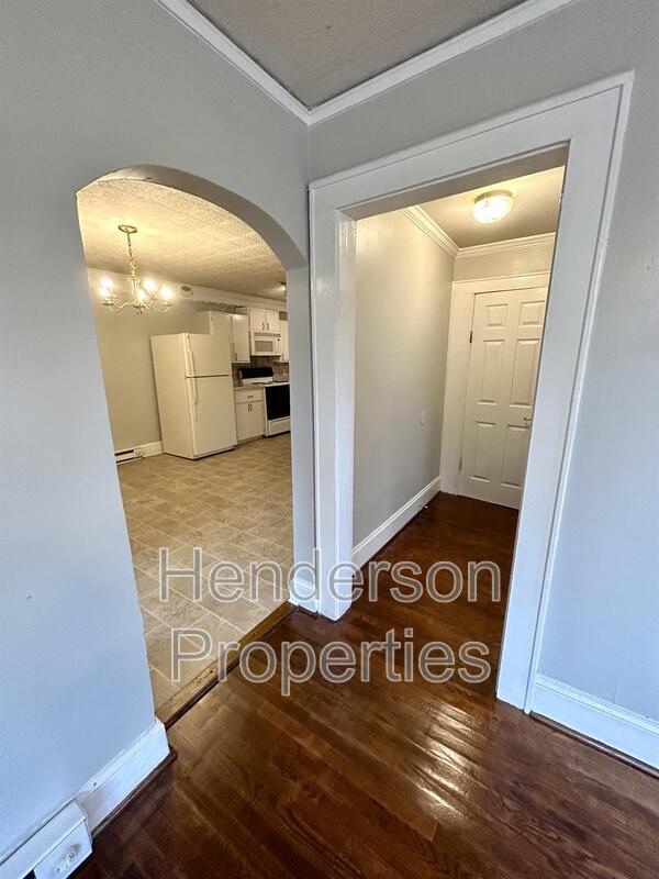 Building Photo - 2549 Pinckney Ave
