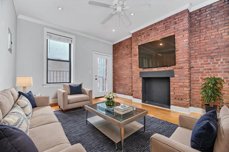Primary Photo - 303 Mercer St
