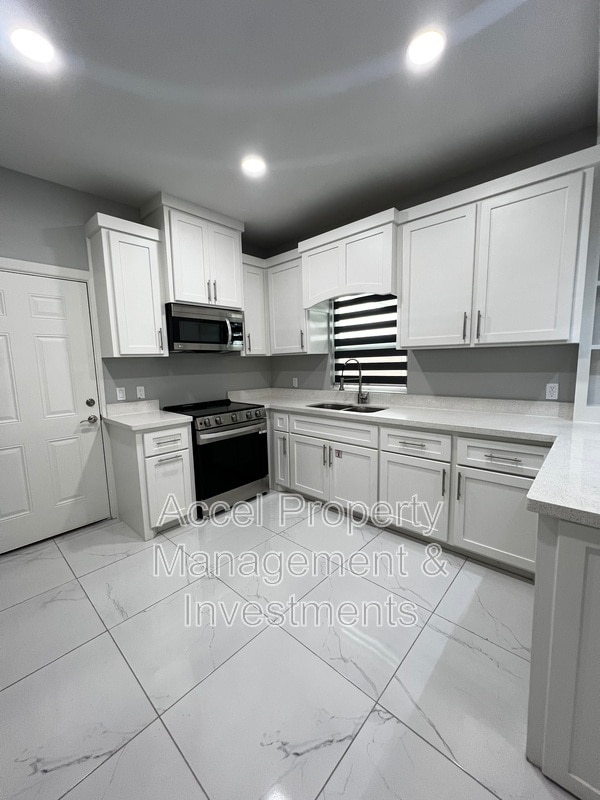 Foto del edificio - 1122 Country Club Drive