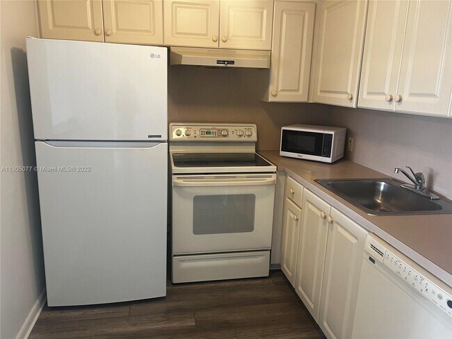 Building Photo - 311 Mansfield G