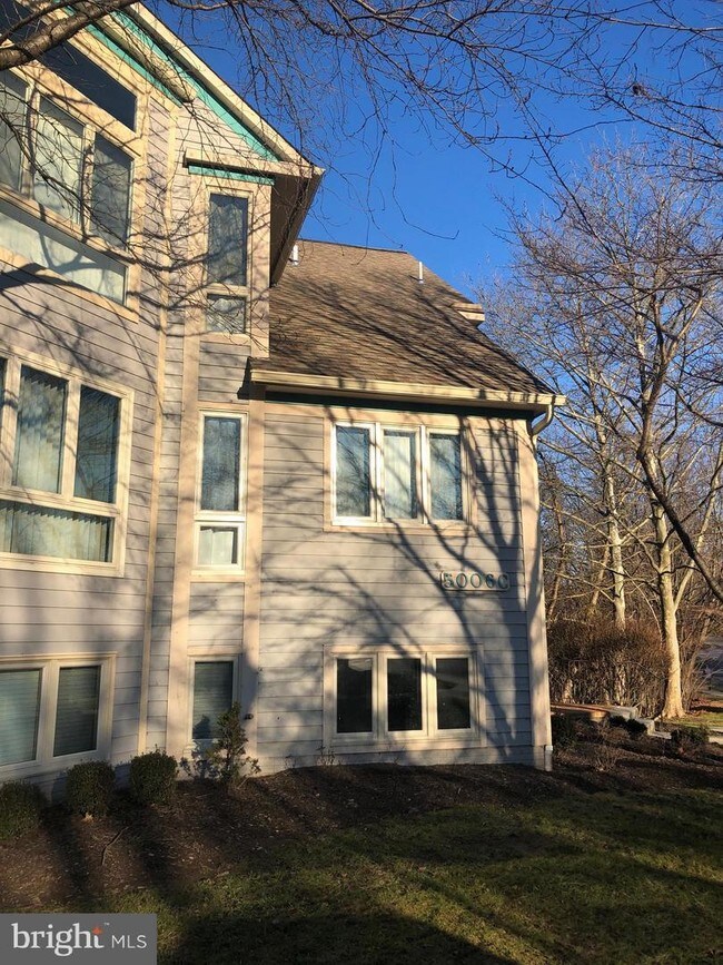 Building Photo - 5006 Dorsey Hall Dr
