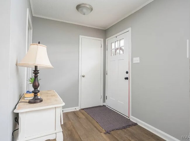 Foto del edificio - 725 Queensbury Dr