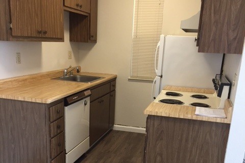 kitchen - 2180 Fremont St