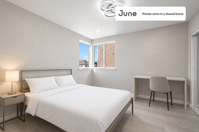Building Photo - Room in Shared 5 bed/5 bath home in Boyle Heights