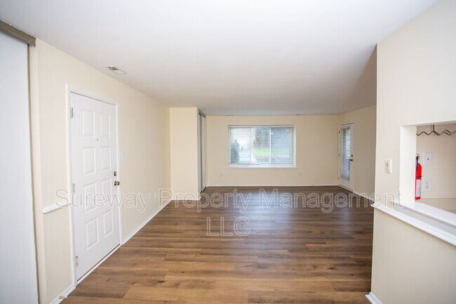 Foto del edificio - 4301A Aberdeen Dr