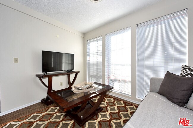 Foto del edificio - 3600 Bagley Ave