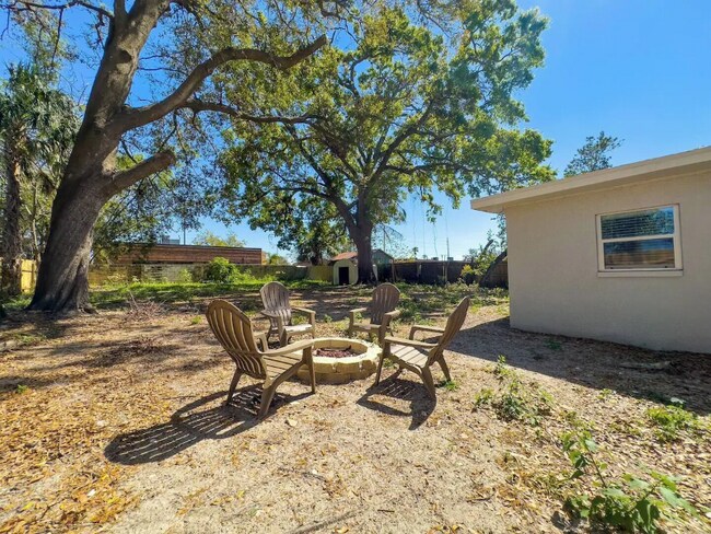 Foto del edificio - 8911 Oren Ave