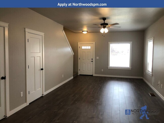 Building Photo - Beautiful Newer Build 3 Bedroom 2.5 Bath 2...
