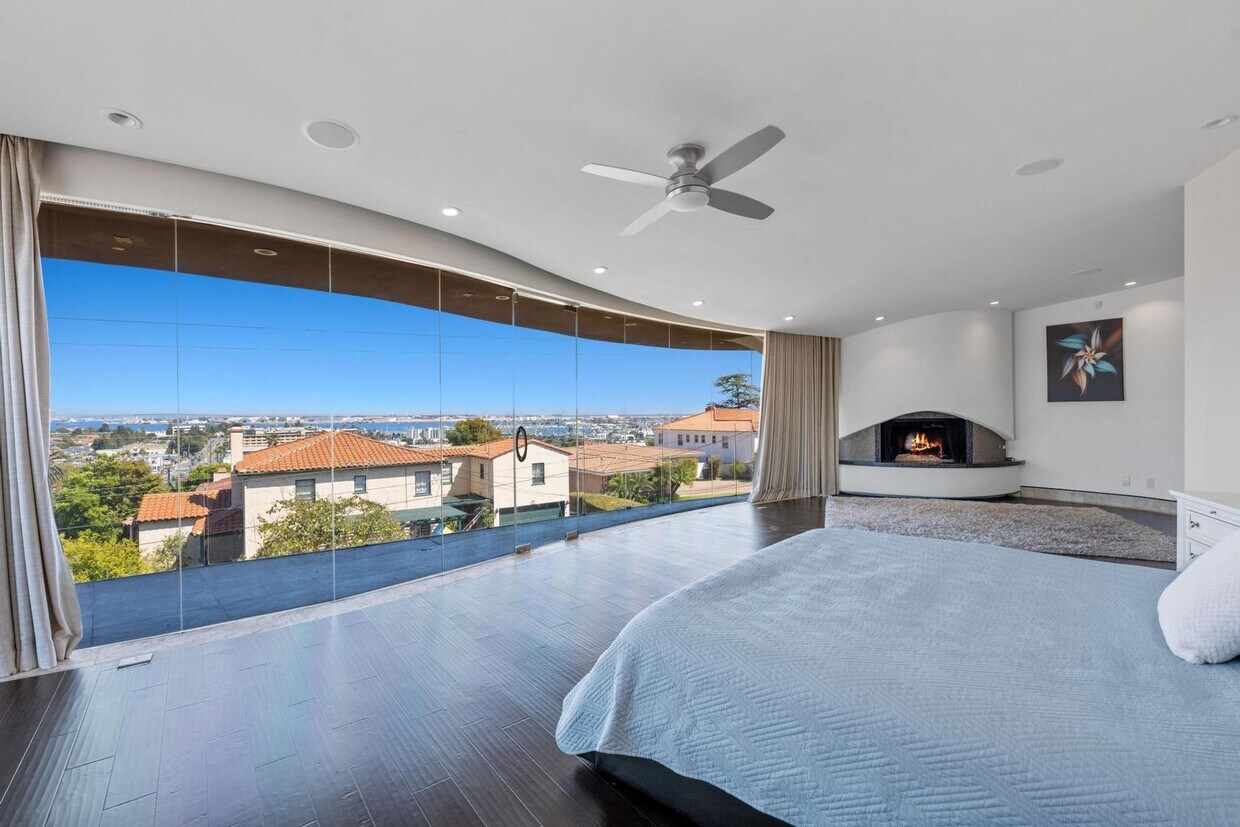 Primary Photo - Contemporary Luxury in Point Loma