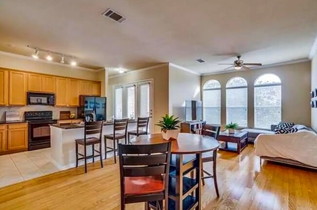 Foto del edificio - 800 E. 15th-211842