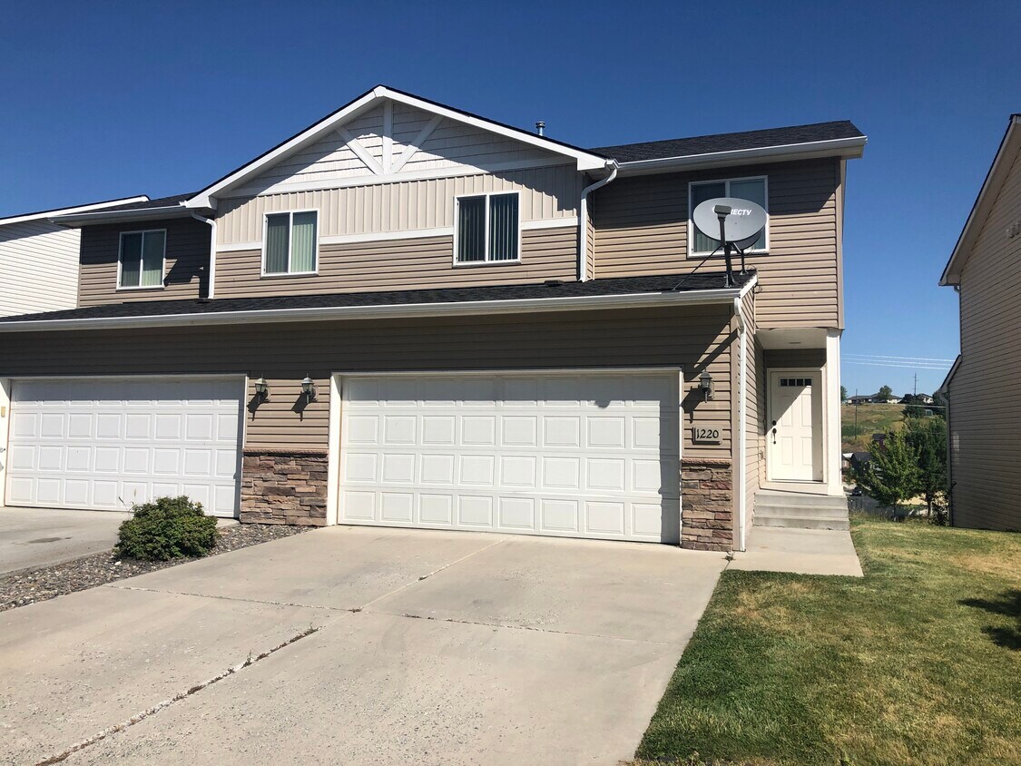 Primary Photo - 1220 SW Selway Ln