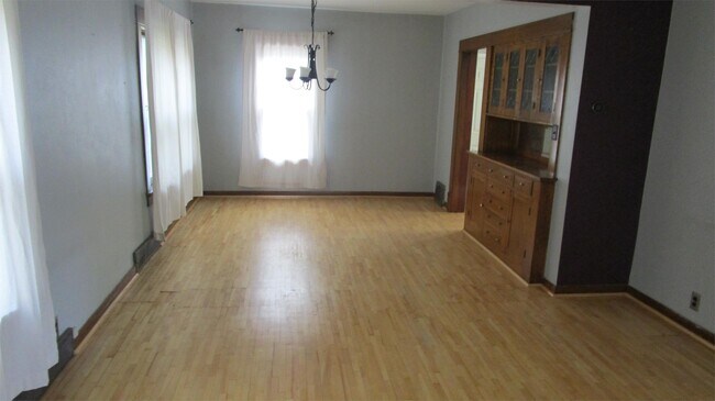 Foto del edificio - 805 W Lincoln Ave