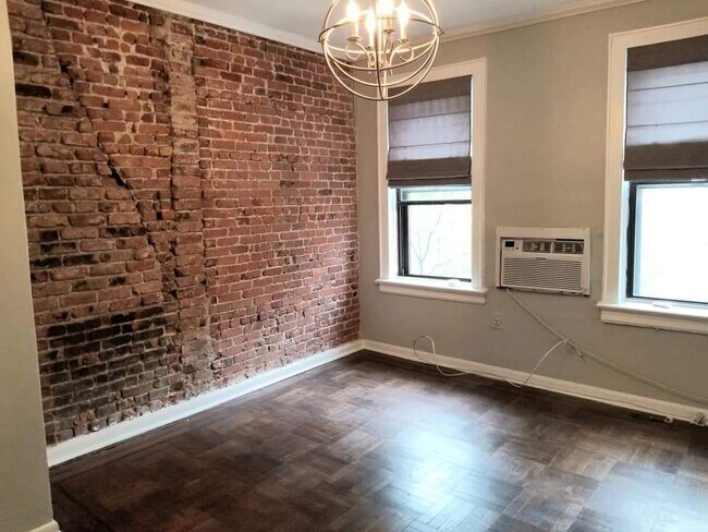 Building Photo - 108 Willow Ave