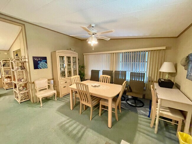 Building Photo - 621 Nettles Blvd