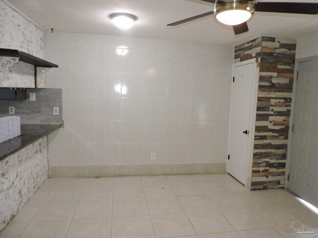 Foto del edificio - 1345 Jasma Ln