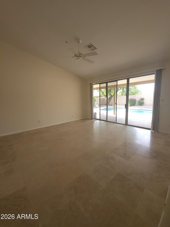 Foto del edificio - 9756 E Pine Valley Rd