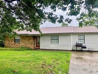 Building Photo - 453 Crestmont Cir