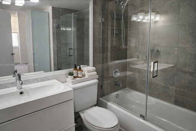 Building Photo - 126 SW 17th Rd