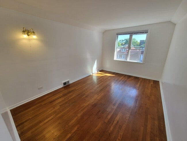 Foto del edificio - 4048 N Marmora Ave