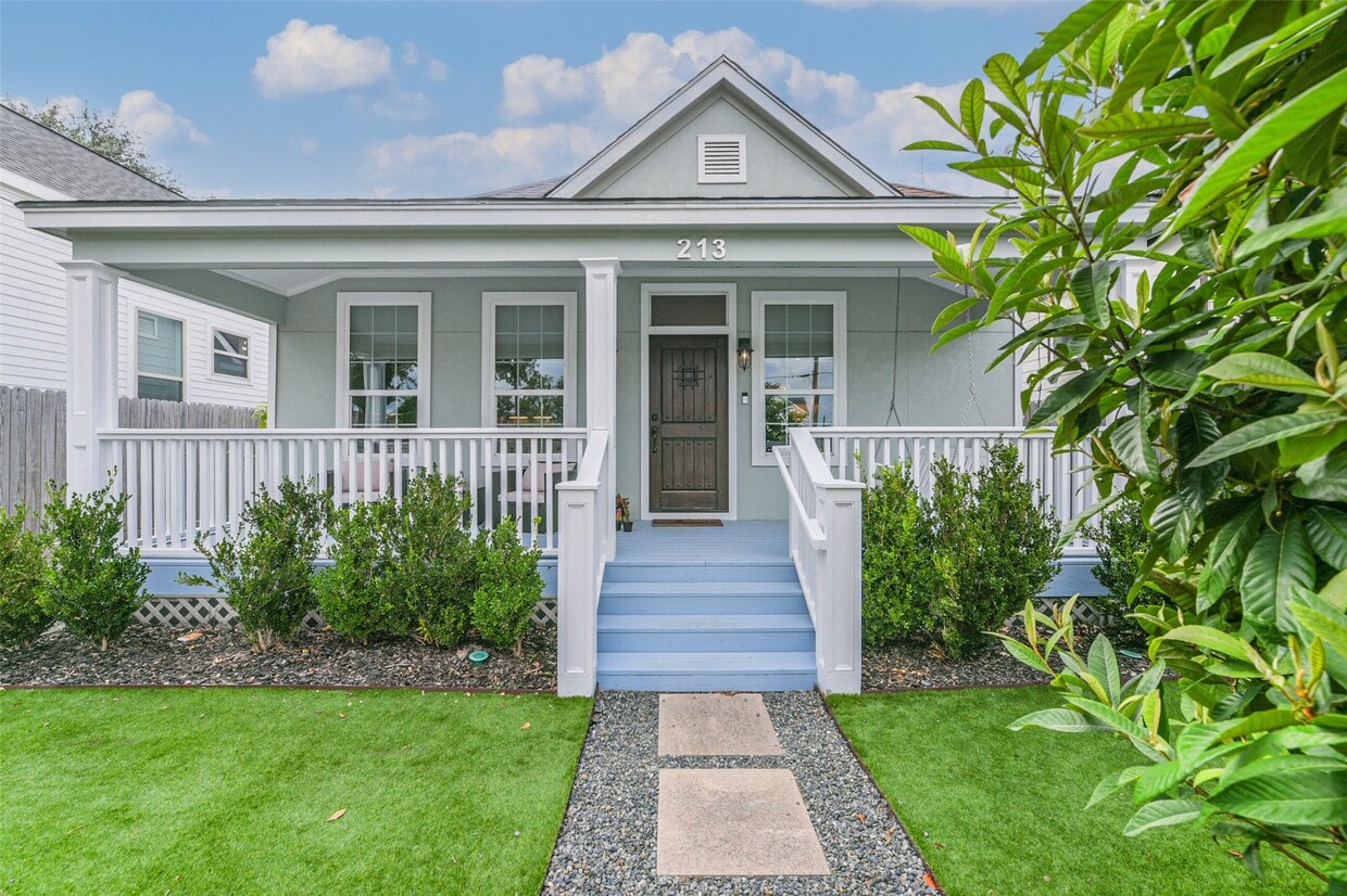 Foto principal - 213 N Hutcheson St