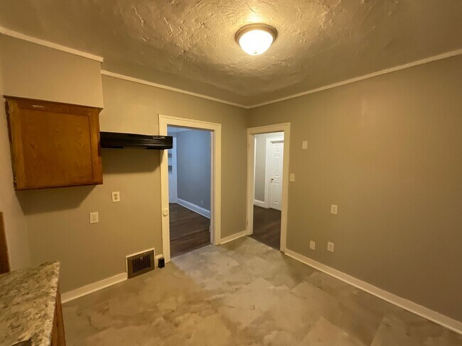 Foto del edificio - 4384 E 136th St