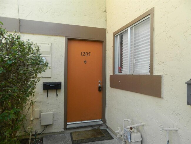 Foto del edificio - 1205 Oddstad Blvd