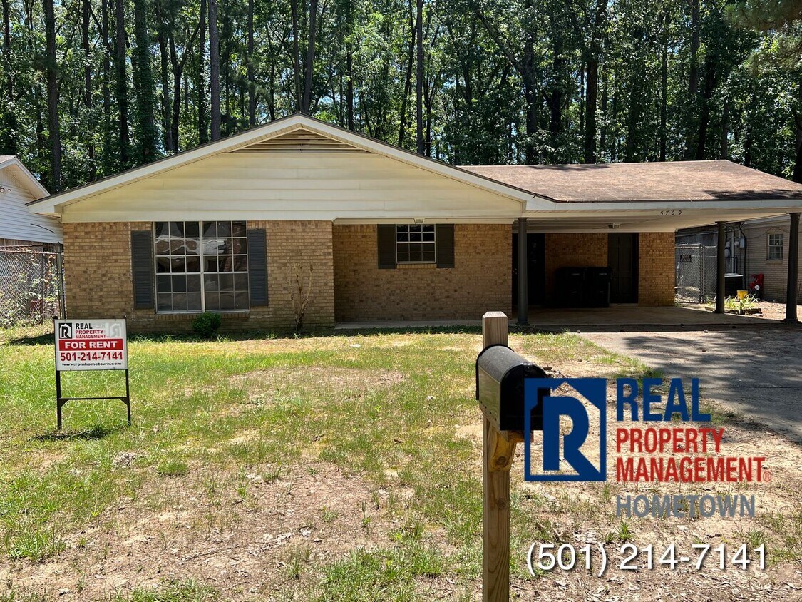 Primary Photo - 5709 Chaucer Ln