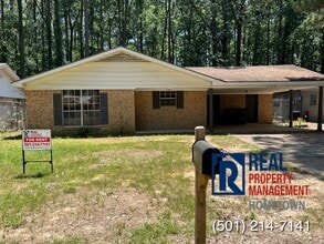 Building Photo - 5709 Chaucer Ln