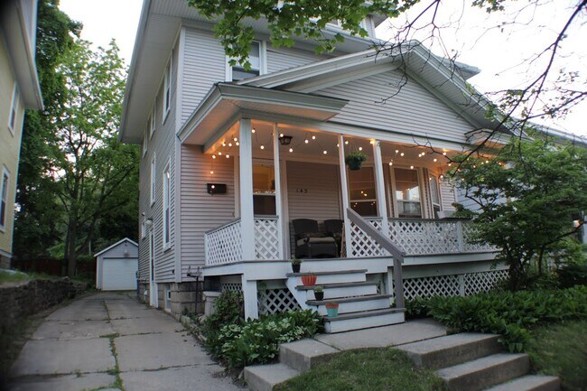 Foto del edificio - 145 Eastern Ave NE