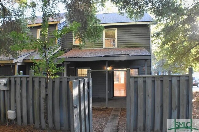 Building Photo - Entire Home | 2 Bedroom 1 Bathroom | For Rent | Great Neighborhood