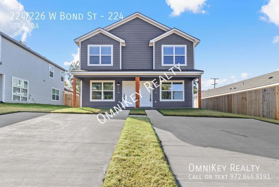 Primary Photo - 224/226 W Bond St-224