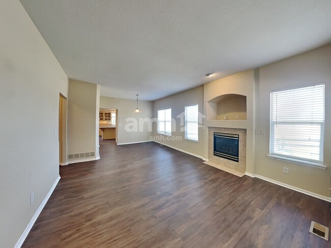 Foto del edificio - 20930 E 42nd Ave