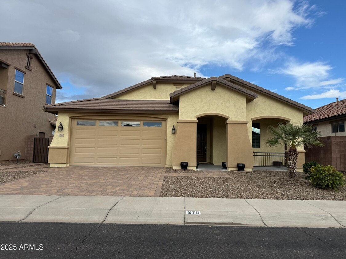 Primary Photo - 276 E Coconino Dr