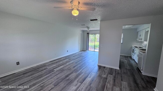 Foto del edificio - 925 Custer St NW