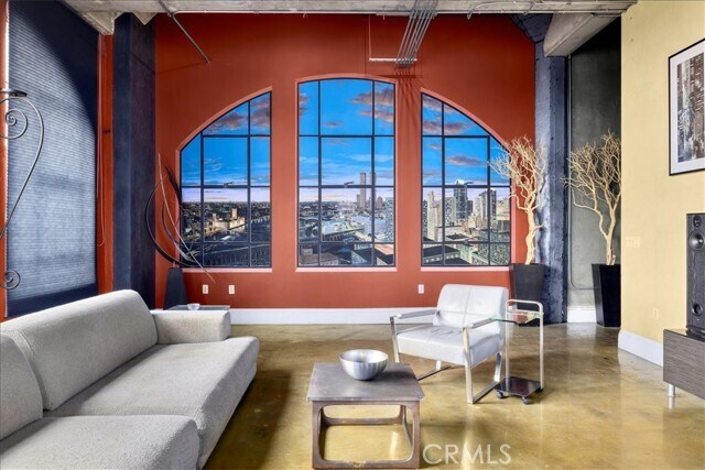 Foto del edificio - 315 E 8th St
