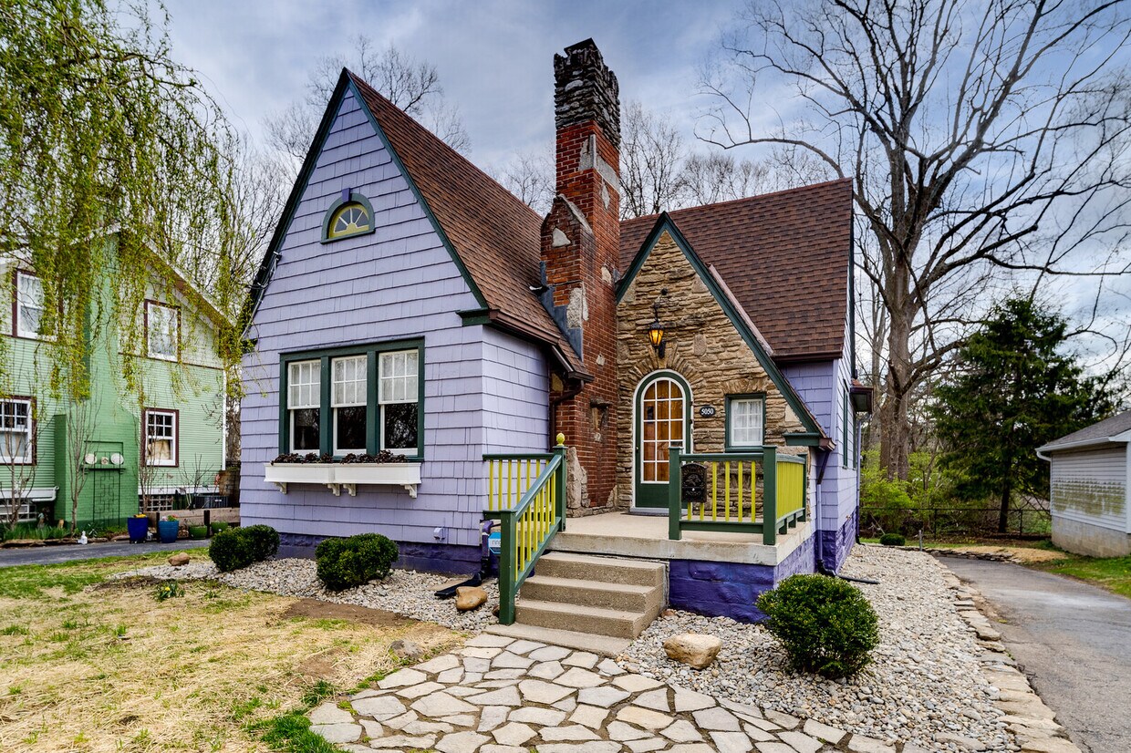 Primary Photo - 5050 E Eastwood Cir