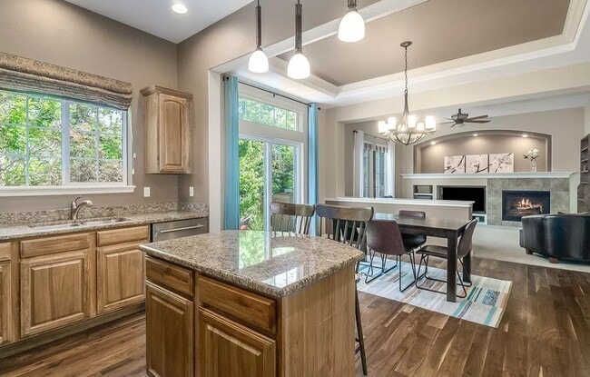 Building Photo - 5376 Cloverbrook Cir