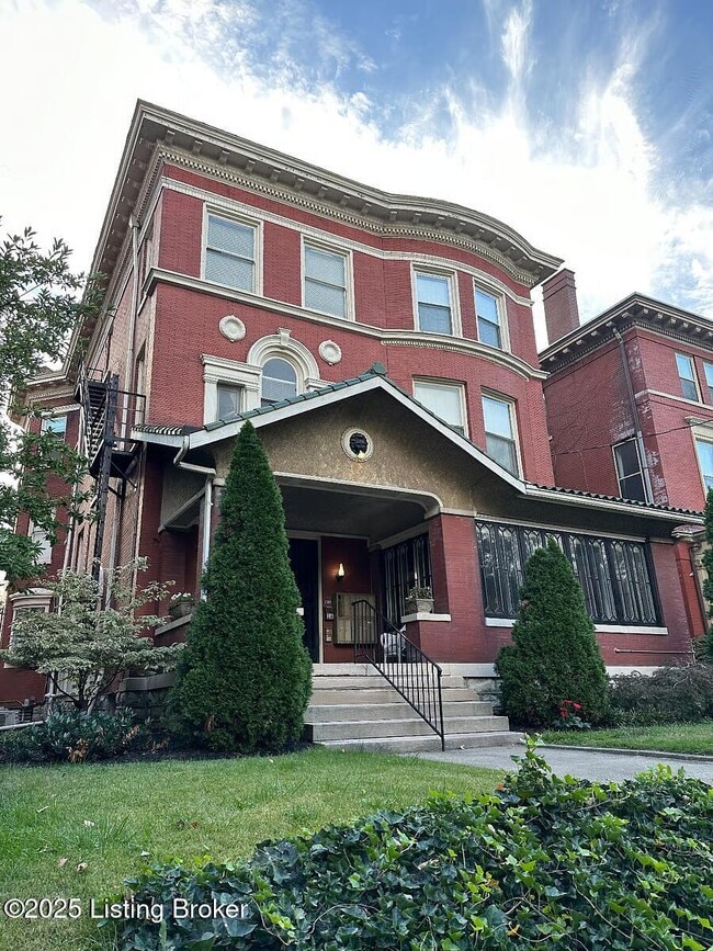 Building Photo - 1381 S 3rd St
