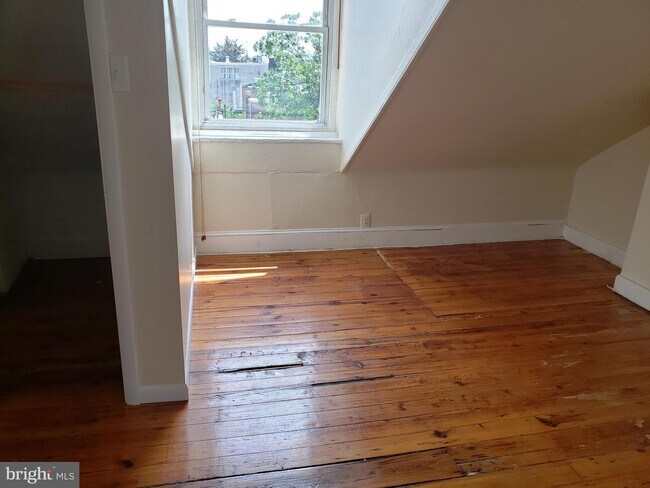 Building Photo - 1212 Spruce St