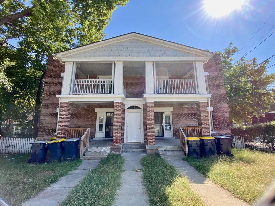 Primary Photo - 1115 E 41st St