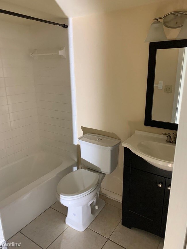 Foto del edificio - 2 br, 1 bath Apartment - 223 Dolphin Pt